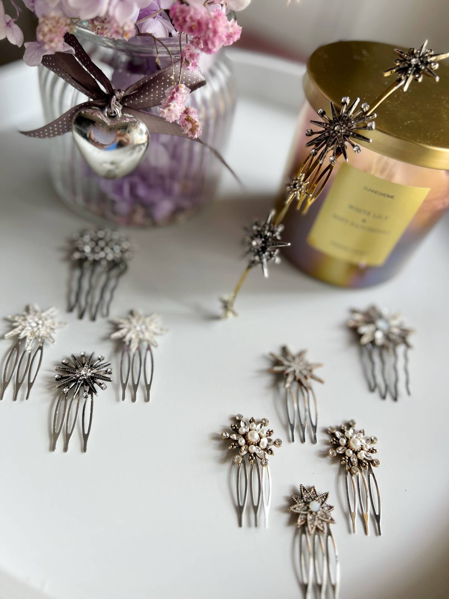 Horquillas con estrellas de latón